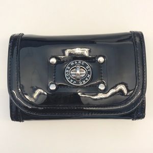 MARC JACOBS black patent trifold wallet